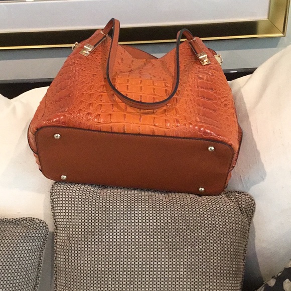 alligator grain cowhide purse. Rich caramel.
Lovely - Picture 3 of 8